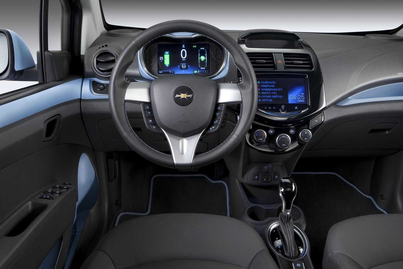 chevrolet spark ev 2015 черный перл электро запас 150-180км выкуп