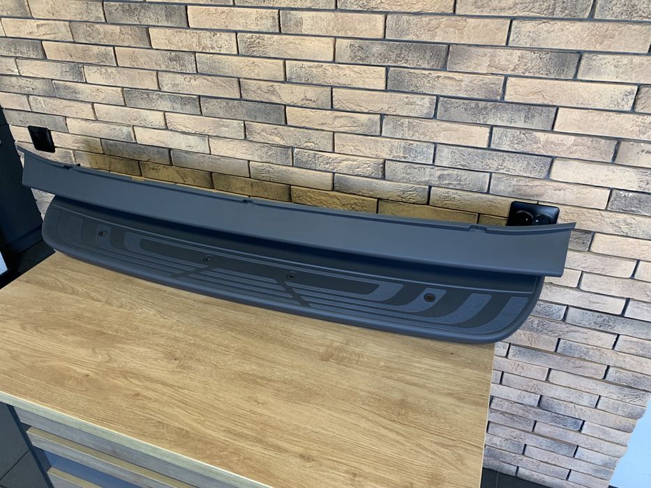 Задній бампер ступенька Mercedes Sprinter 907