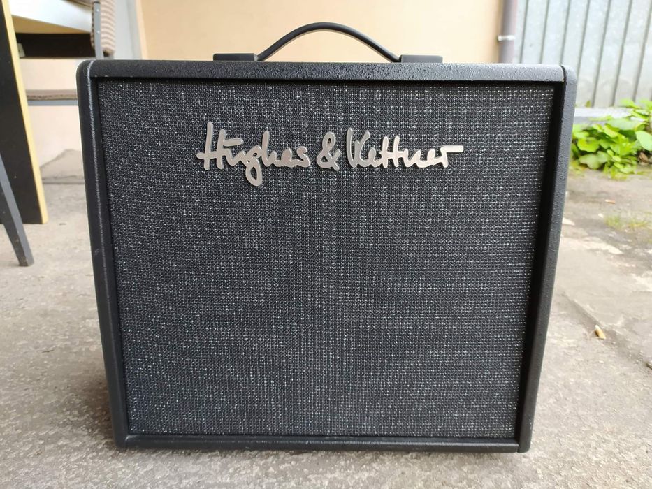Wzmacniacz gitarowy 60W Hughes&Kettner Edition Silver + footswitch
