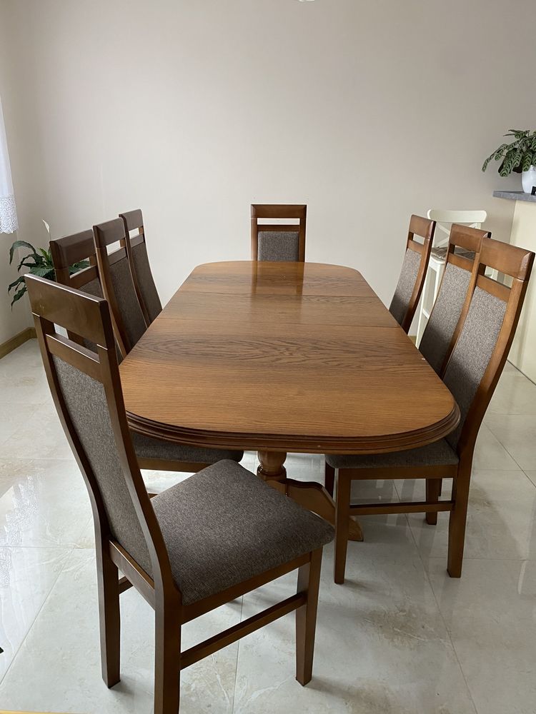 Stół dębowy i krzesła do jadalni