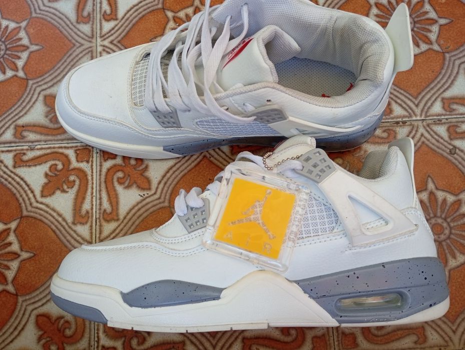 Air Jordan 4 tamanho  26.5 cm (43)