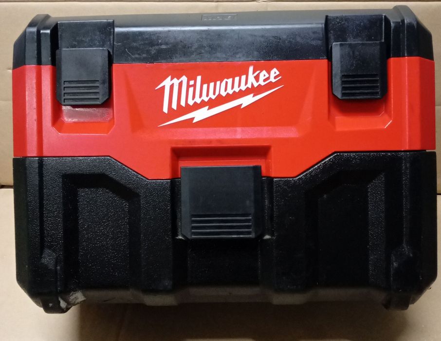 Milwaukee M18 VC-2 Odkurzacz Na Sucho I Mokro
