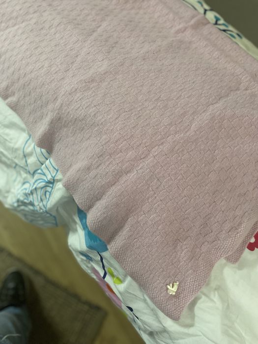 Vendo edredao com protector de berco