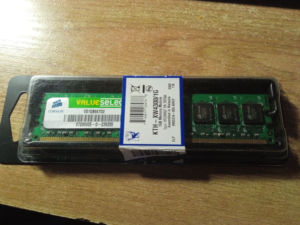 Оперативная память Corsair 1ГБ DDR2