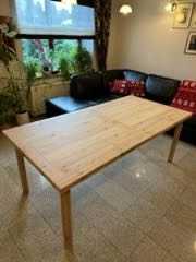 Stół z drzewa świerkowego