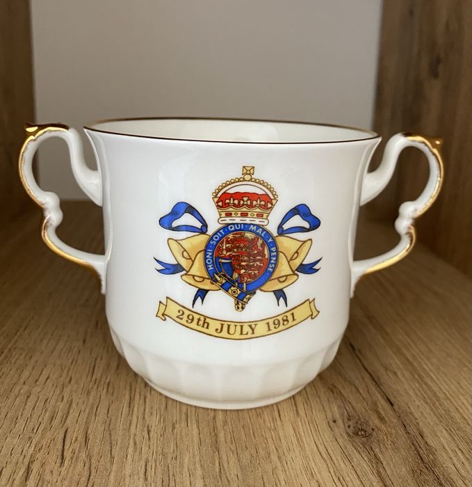 Порцелянова чашка колекційна Царське весілля