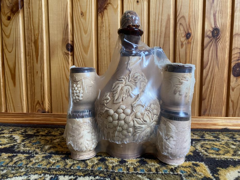 Набір глиняний (глечик та чотири чарки)