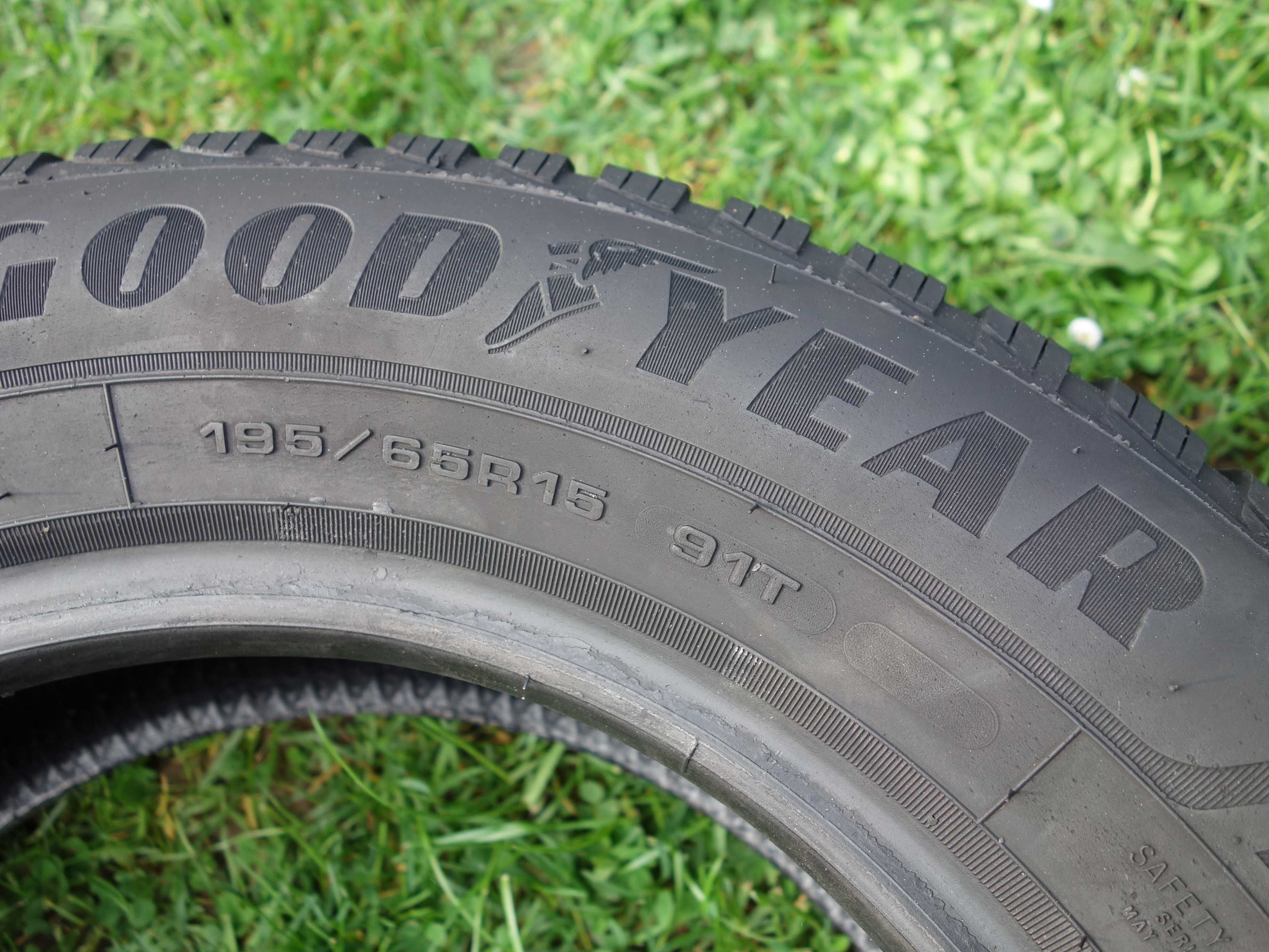 Opony Zimowe 195/65/15 GOODYEAR 2 sztukiŁADNE