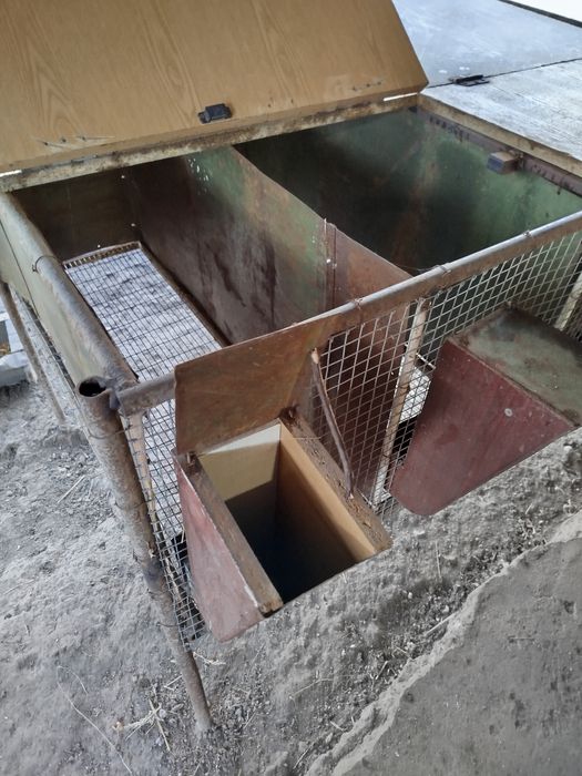 Металеві клітки для кроликів, птахів.