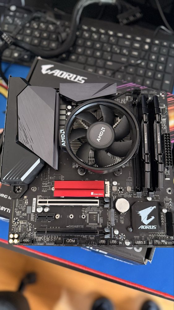 Gigabyte B550M Aorus Pro - Ryzen 5 2600 + 16GB RAM 256gb Ssd NVME