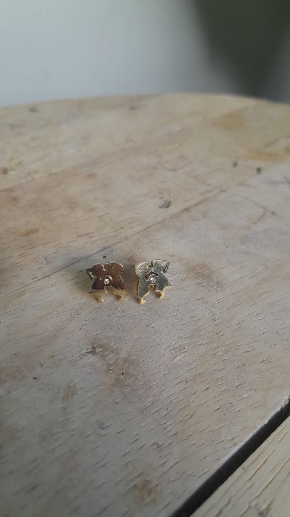 Kolczyki całyjąca się para z diamencikiem