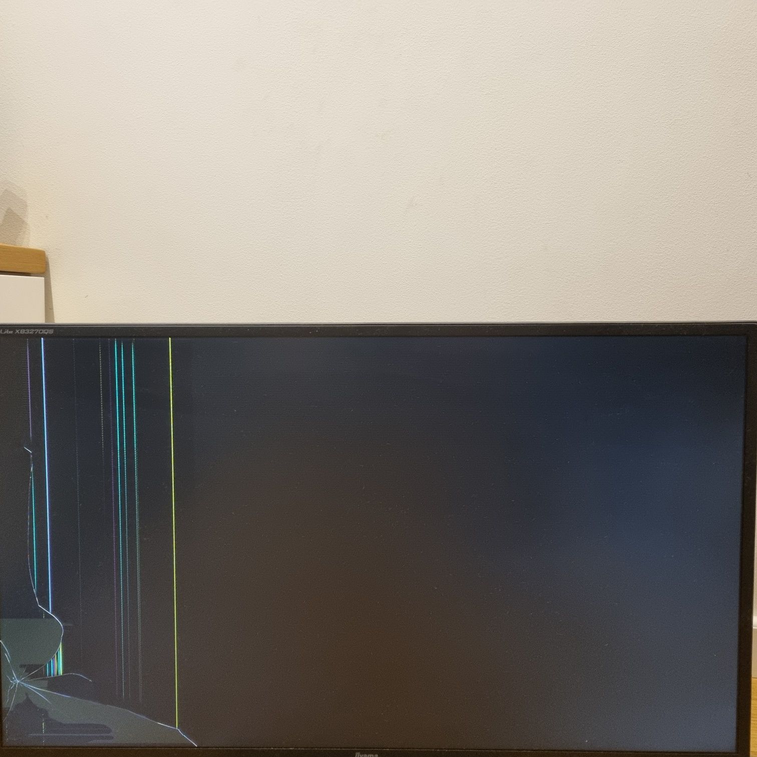 Uszkodzony monitor IIYAMA PROLITE 32 cale
