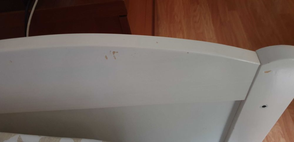Berço de grades com colchão