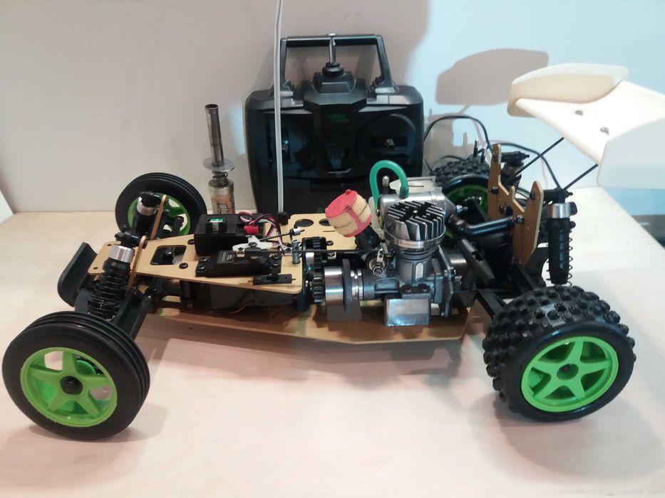 Model RC  T2M 5000/KYOSHO Nitro 2WD 1:10 stan bdb+ aparatura+grzałka