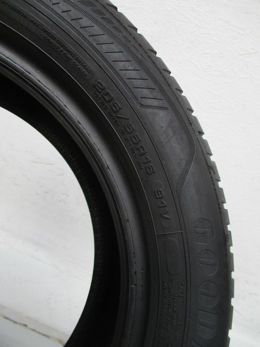 1x 205/55R16 Goodyear Vector 4seasons G3 5,8mm 23r.