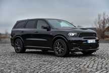 Dodge Durango Dodge Durango SRT 6.4 HEMI • 482 KM • 0–100 w 4,5 s Stan bdb Zamiana
