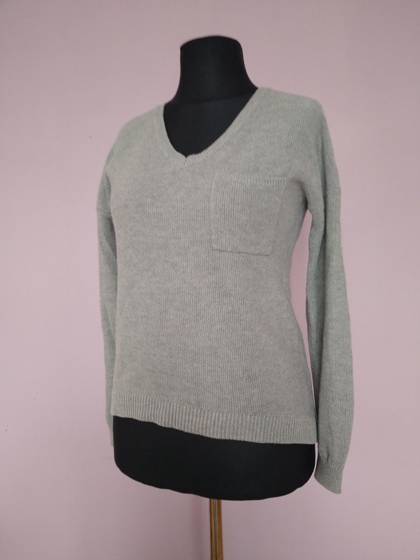Sweter damski Mohito szary S z kieszonką na piersi