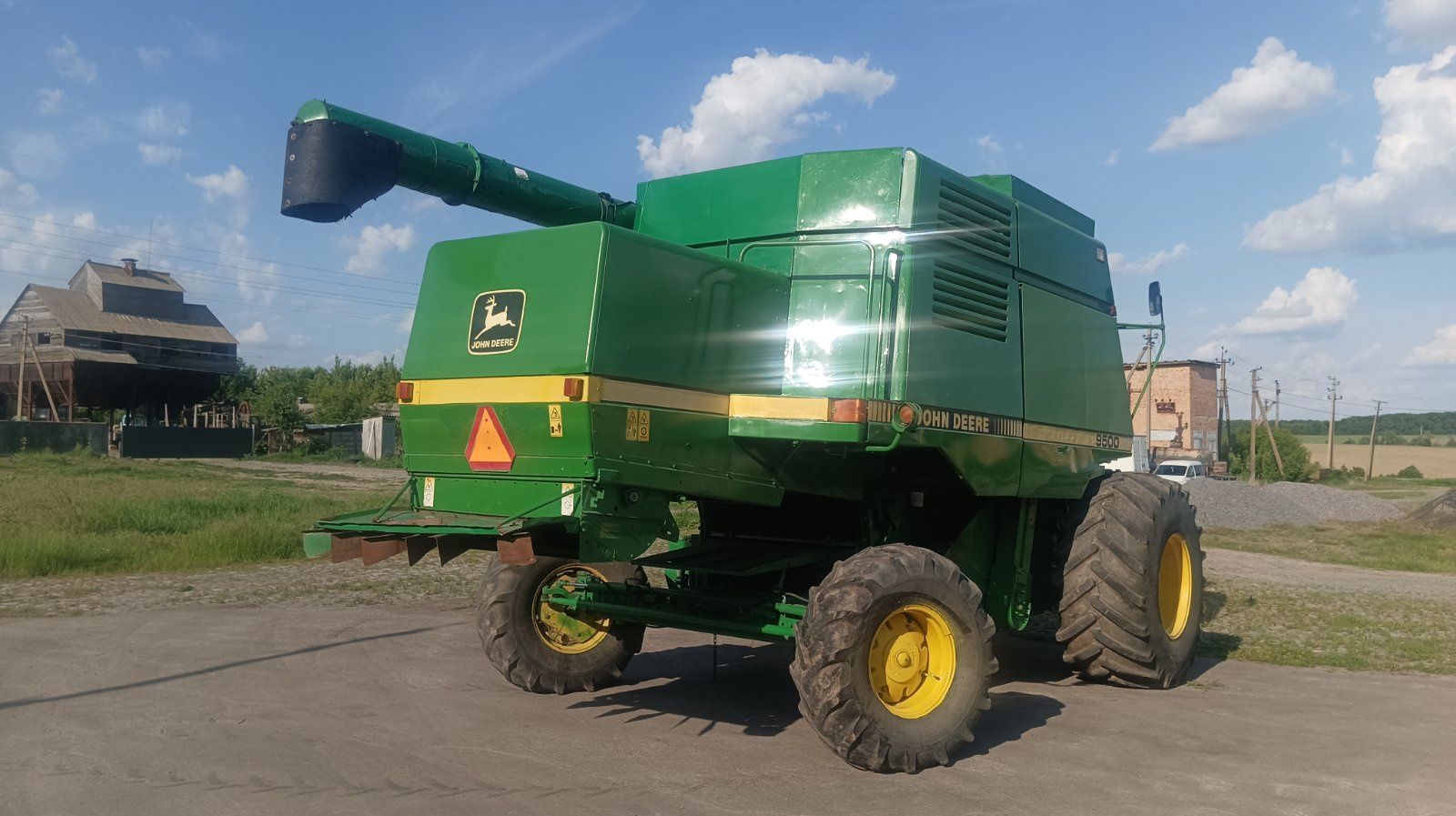 Комбайн John Deere 9500