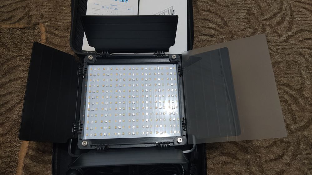 Відеосвітло LED GVM 800D-RGB (3200-5600K)
**LED‑освітлення GVM LED 480