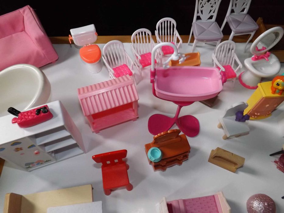 Mebelki drewniane, plastikowe dla lalki Barbie meble zabawki