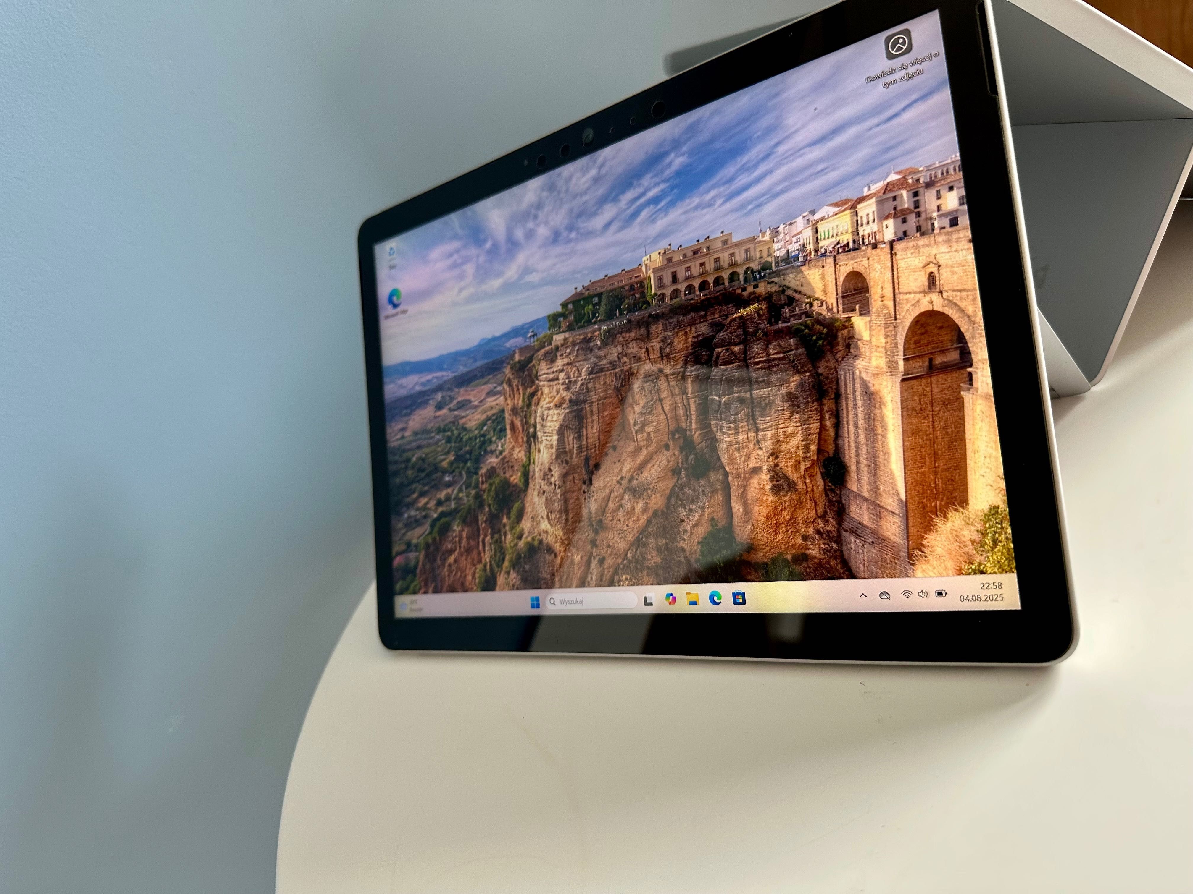 Tablet Microsoft Surface Go 2 / 8GB / 128GB SSD / 10,5 cala Win 11 Pro