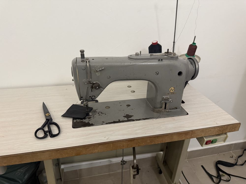 Maquina industrial de costura reta
