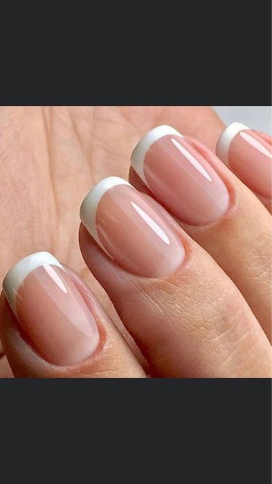 Манікюр педикюр нарощування нігтів