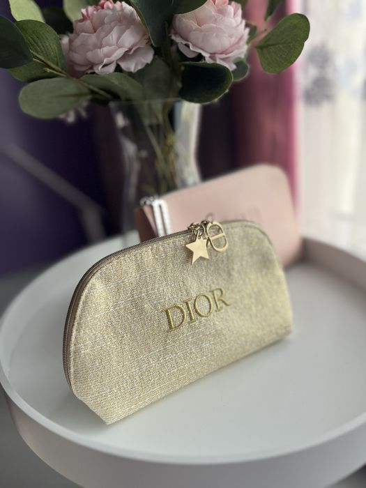 Оригінальні косметички від Dior
