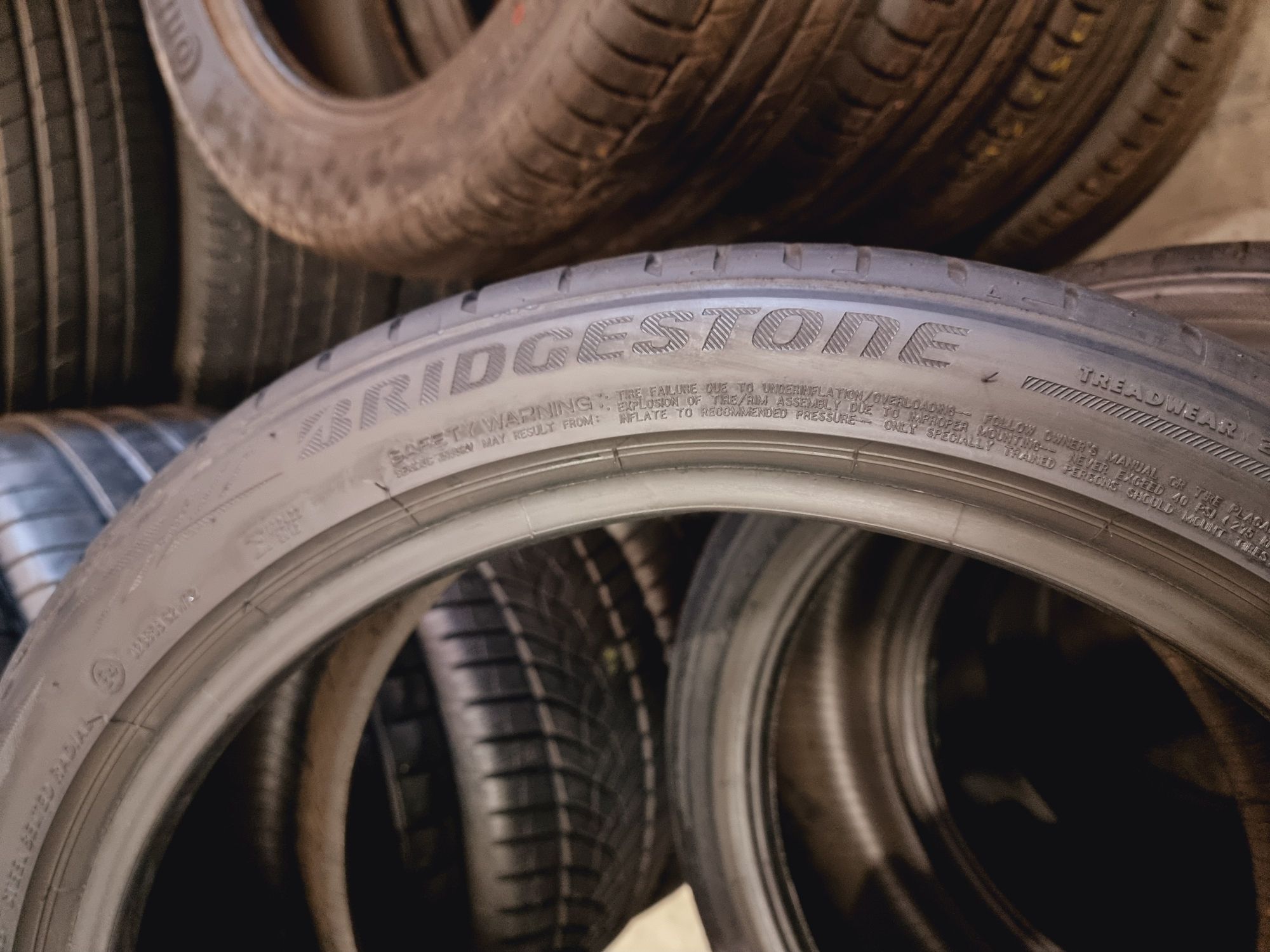 Шини літні 235х40хR19 Bridgestone Potenza S001 4 Шт Стан нових 2020р