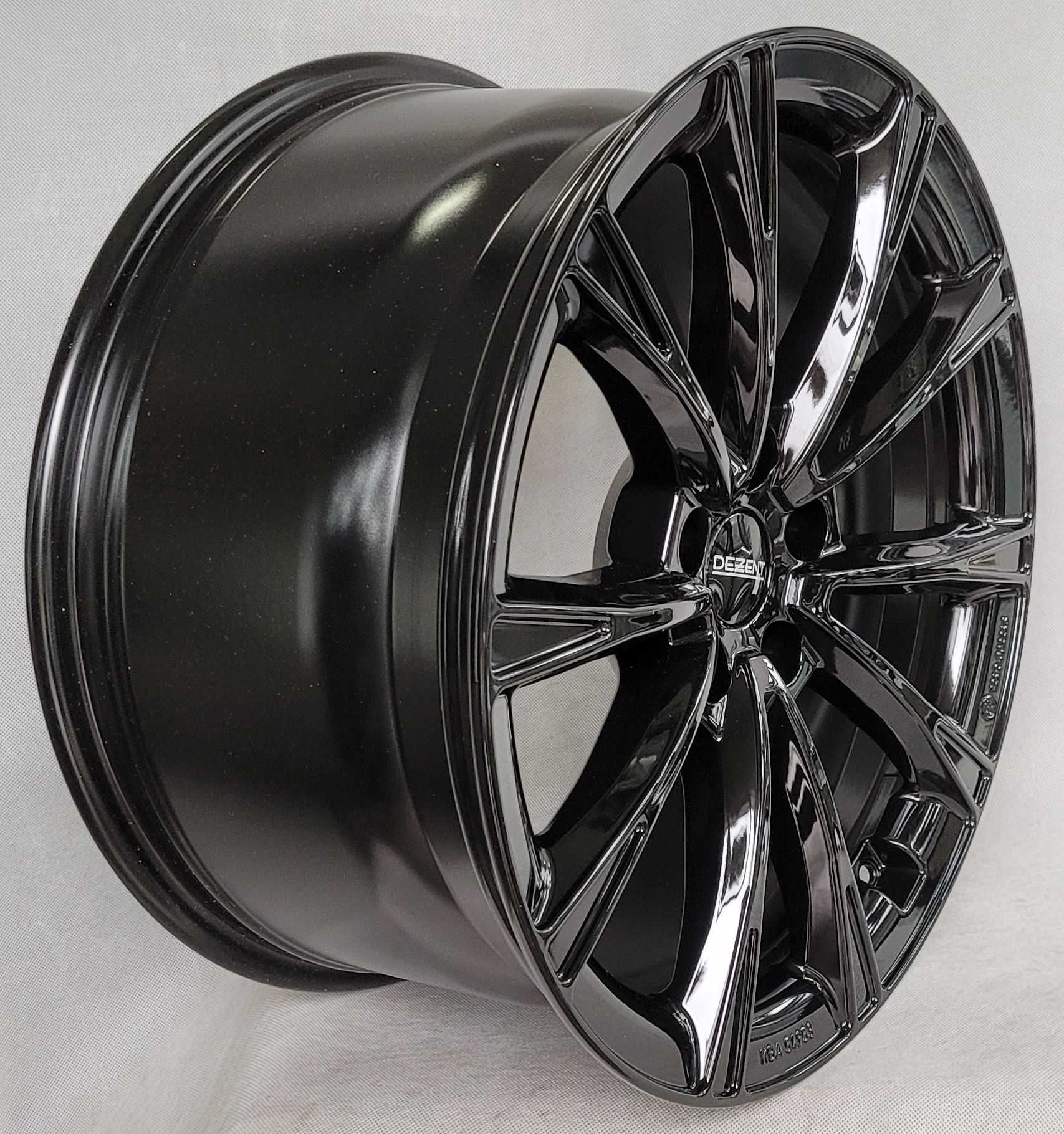 Felgi Dezent 19 Tesla Model Y Tesla Y 19x9,5 5x114,3 ET 45 64,1 czarny