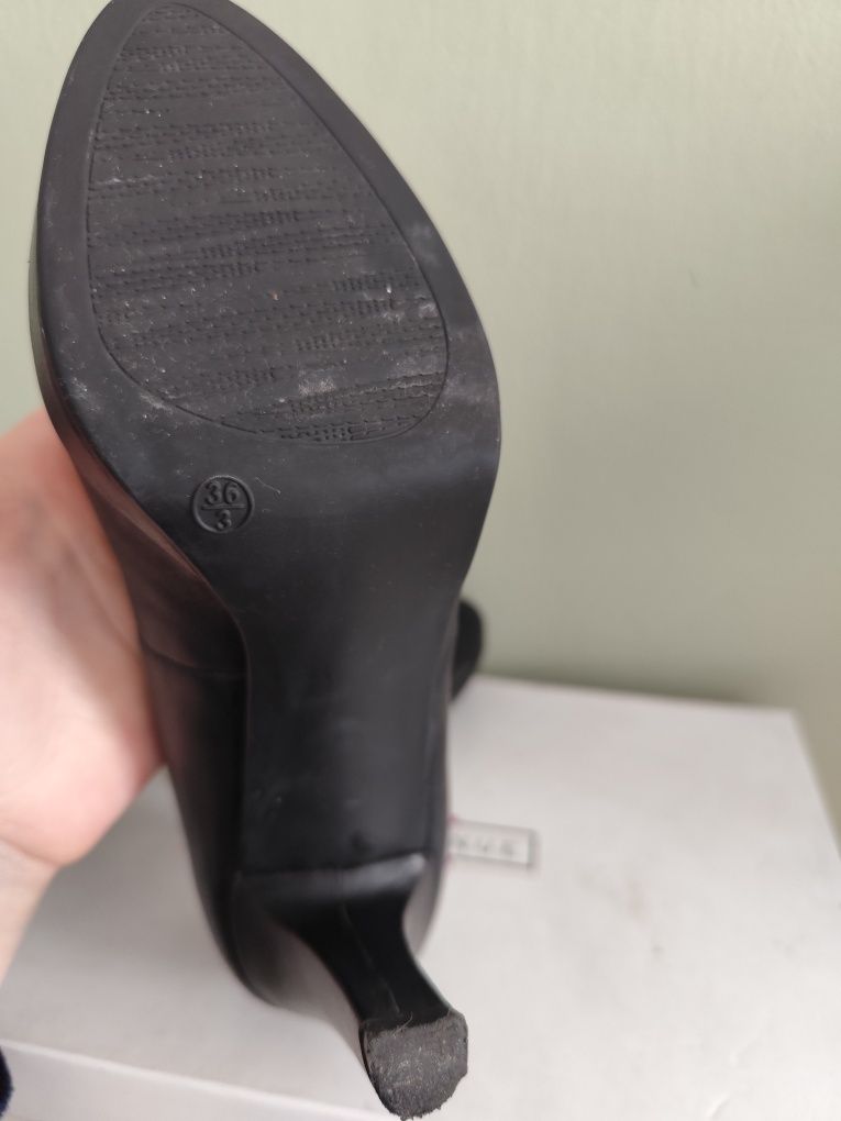 Skórzane czółenka Deichmann 36