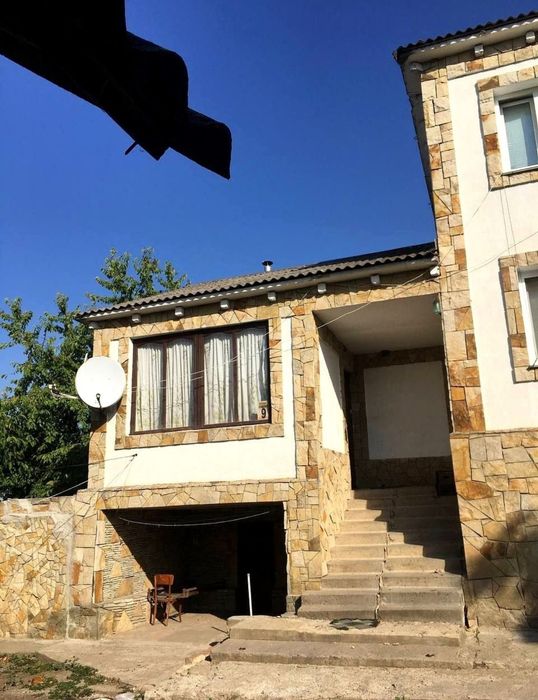 Будинок великий двоповерховий зі зручностями Вапнярка