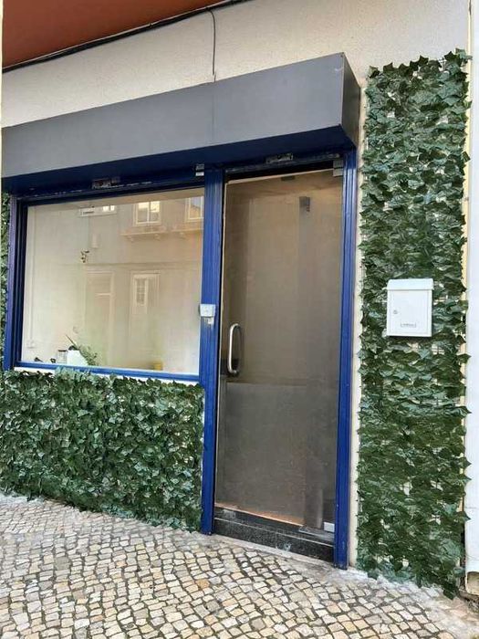 Passo o ponto de estúdio moderno e pronto a trabalhar — Amadora