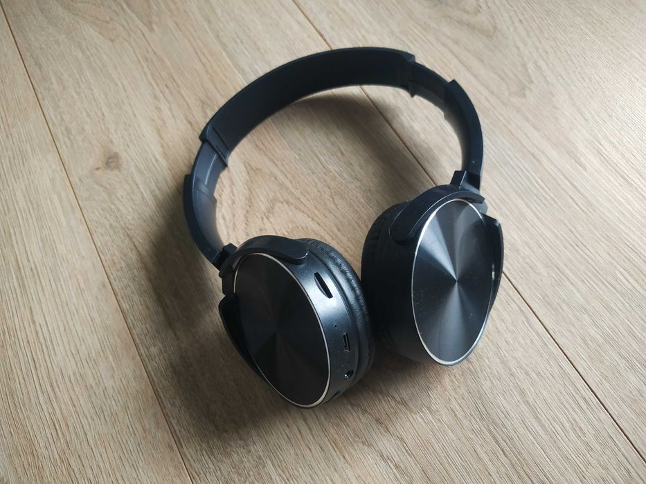 Бездротові навушники Bluetooth Wireless XB450BT робочий один