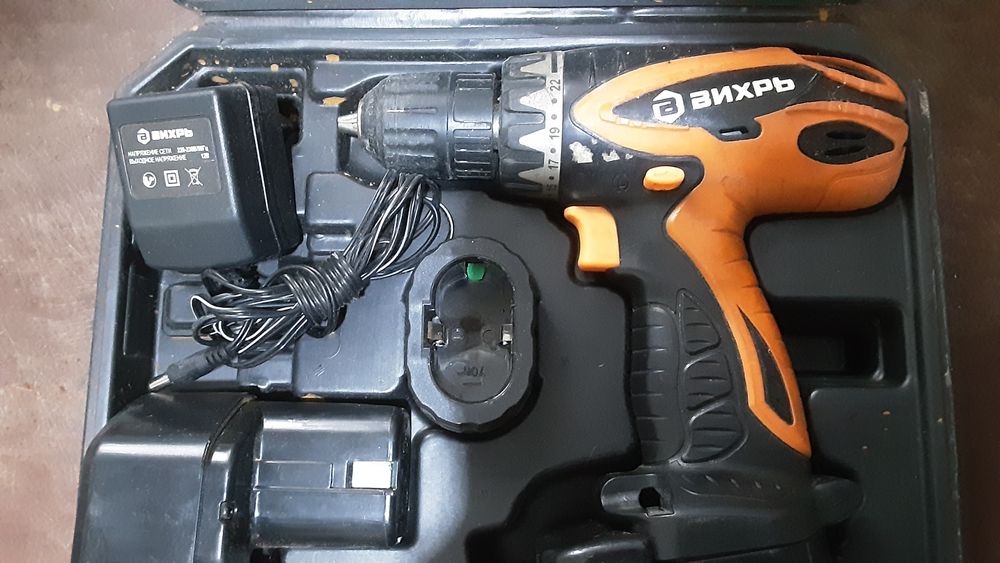 Шуруповёрт Вихрь 12в продам.