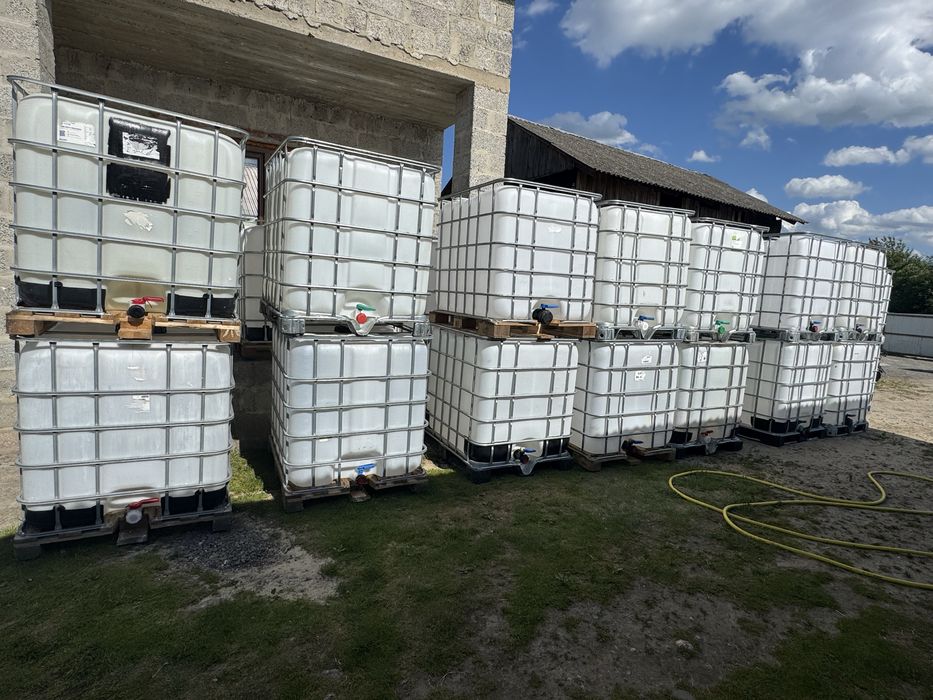 У продажі є Баки на 1000 л