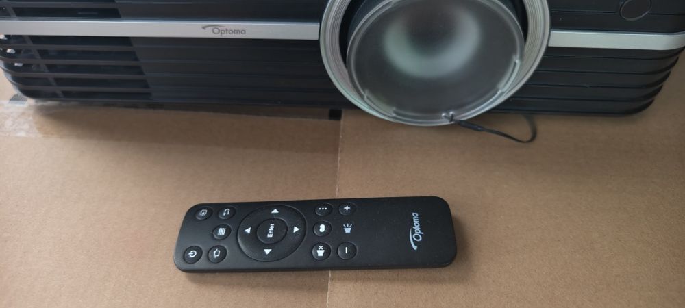 Optoma uhd51 4k motion flow HDR LAN pilot SUPER STAN prv pudełko