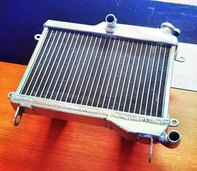 Radiador Yamaha TZR250 1KT 2MA 2XW desde o ano de 1987 ao ano de 1989.