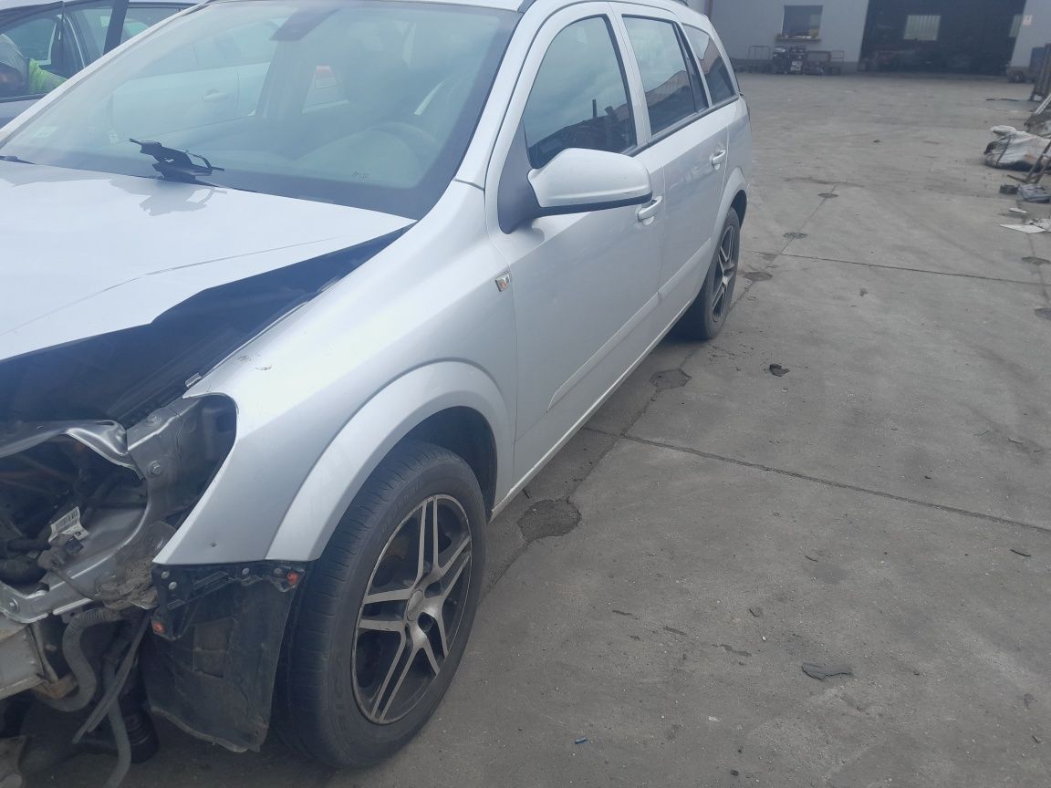 Opel astra H III kombi zderzak tył I inne 1.4 16v