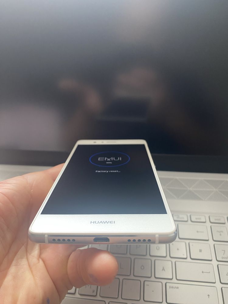 HUAWEI P9 lite + Color Band A1