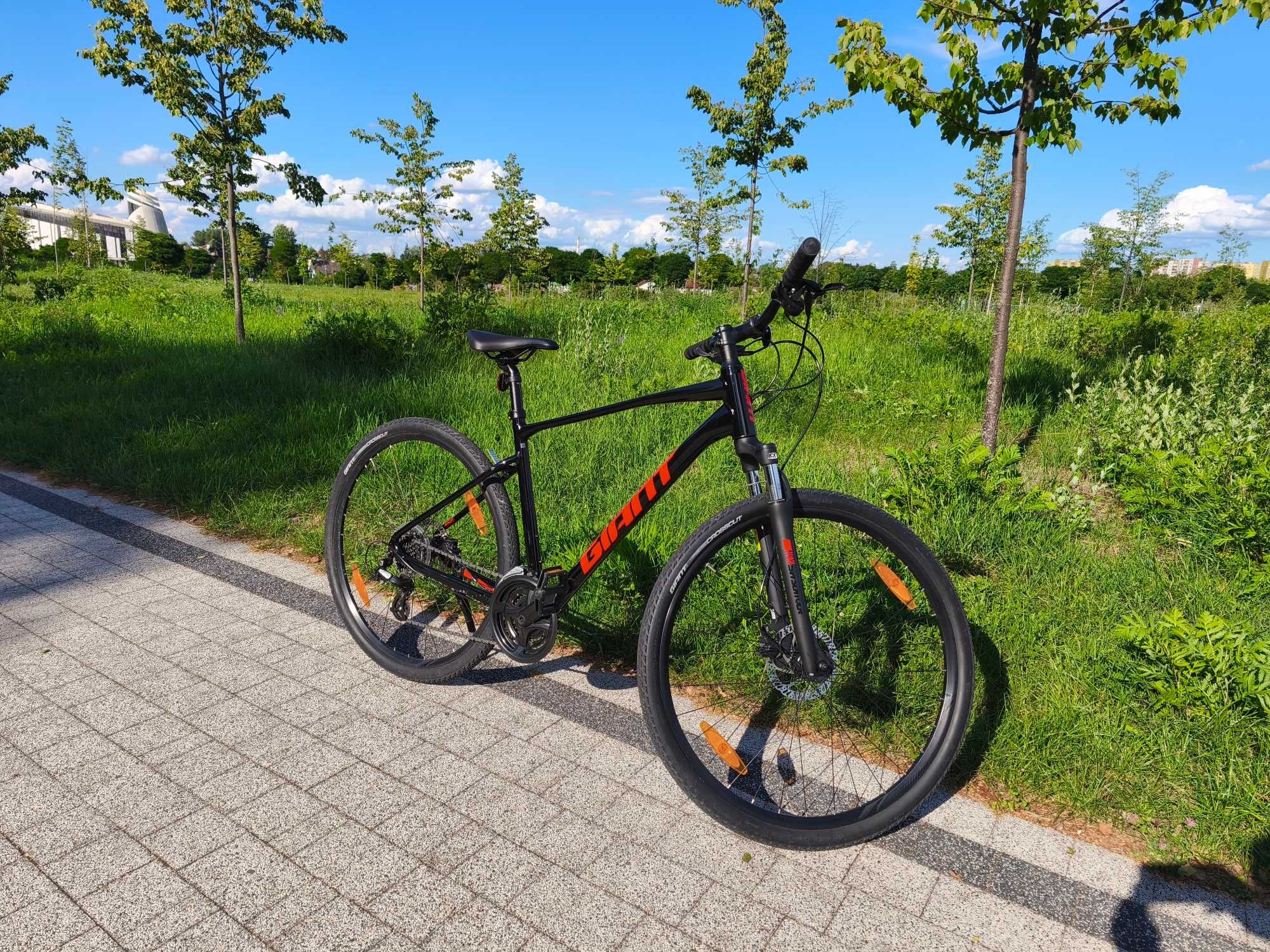 Giant roam3 rama L koła 28