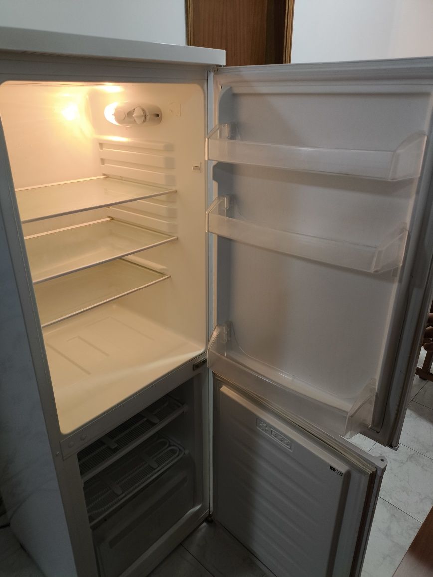 Frigorífico kunft 148L