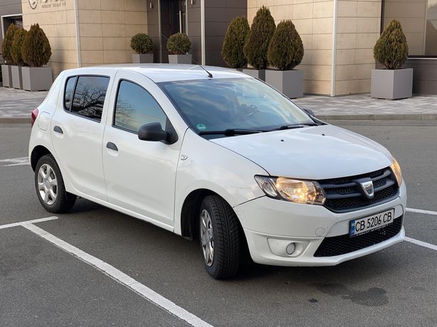 Продам Dacia Sandero 1.2 2013
