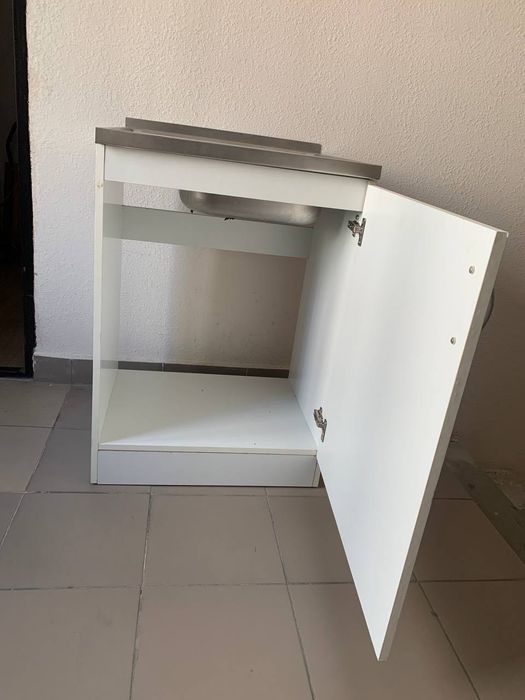 Тумба з мийкою в гарному стані