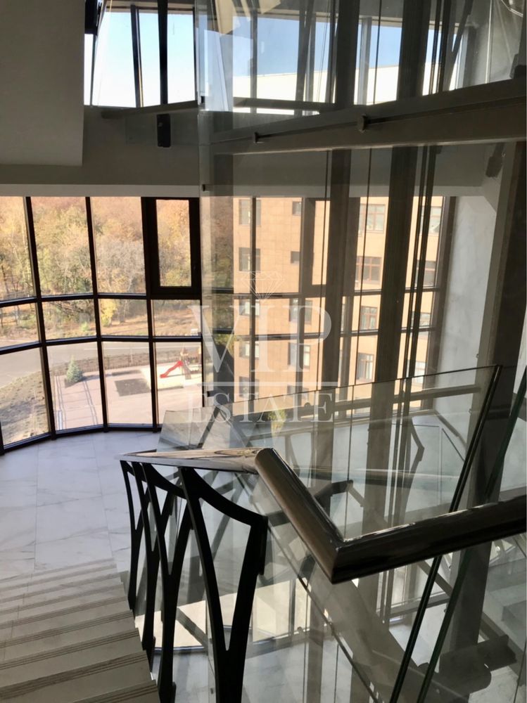 Первая сдача, 3 к.кв.,130 м.кв., ЖК Фаворит, Сумская 130-Г, Авантаж