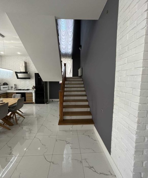 Продажа ДОМА в Совиньоне,  гараж, бассейн, 7.5 сот