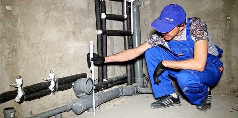 Сантехнік у Києві - ремонт/встановлення бойлеру, заміна труб