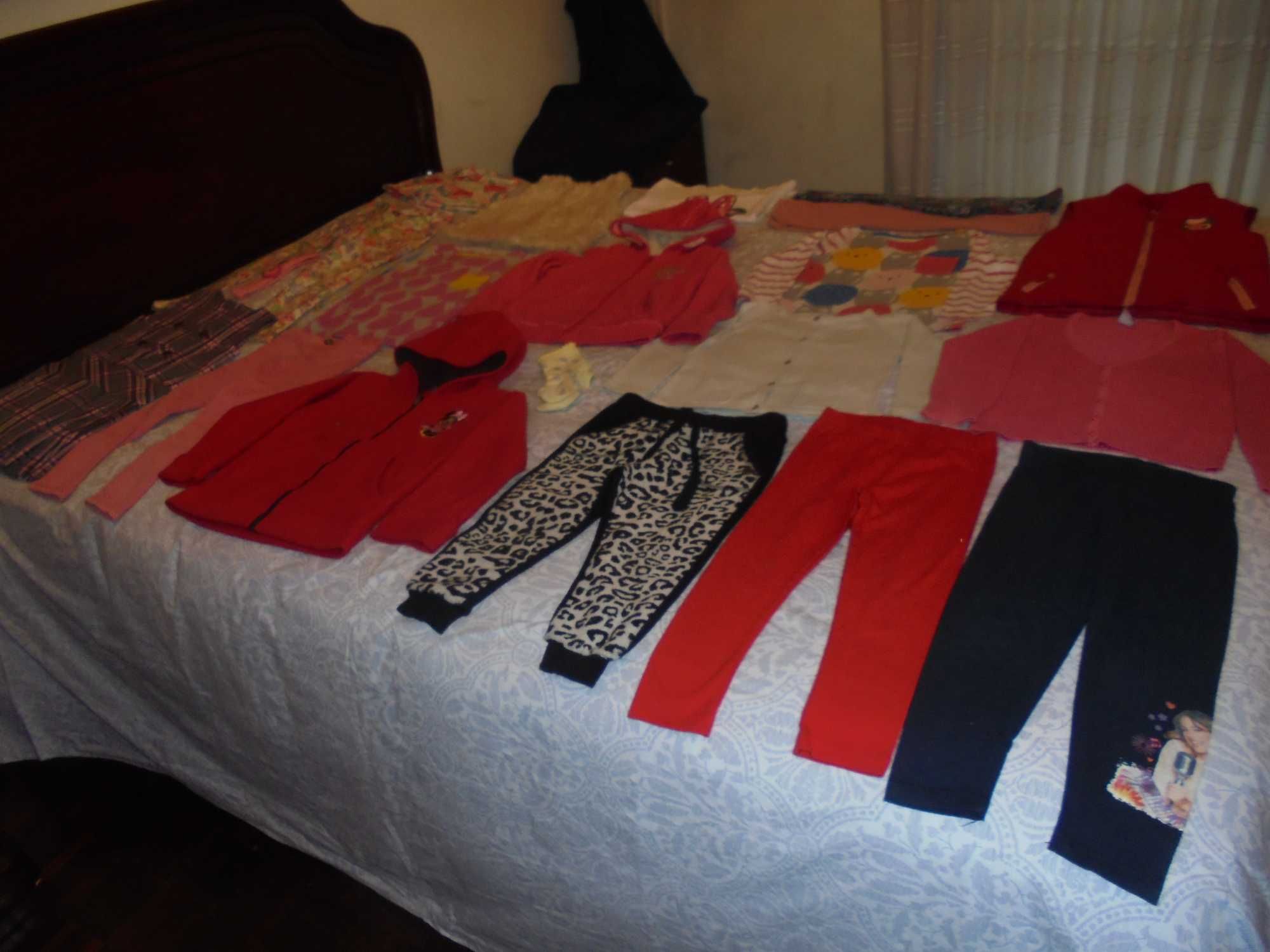 lote de roupa de menina a meia amarela