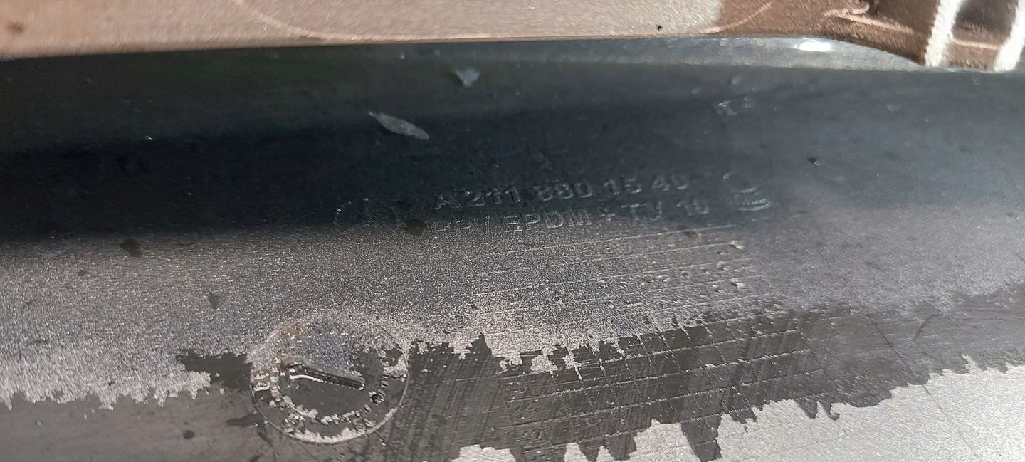 Zderzak przód Mercedes e klasa W211 Lift lak: 723 oryginał