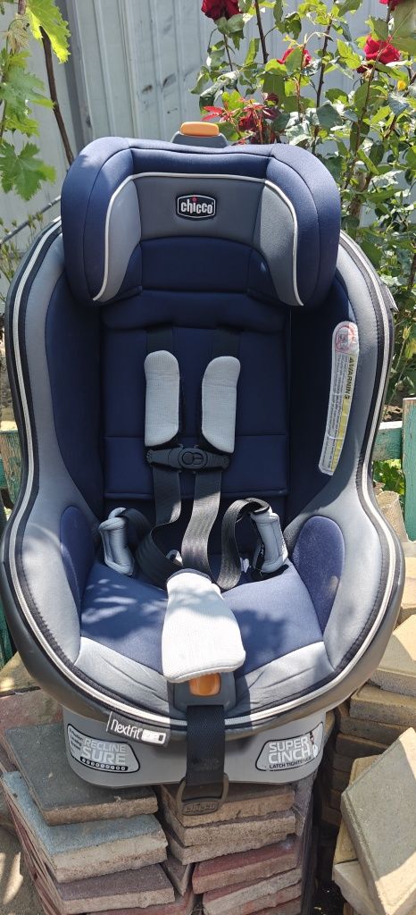 Автокресло Chicco NextFit ZIP